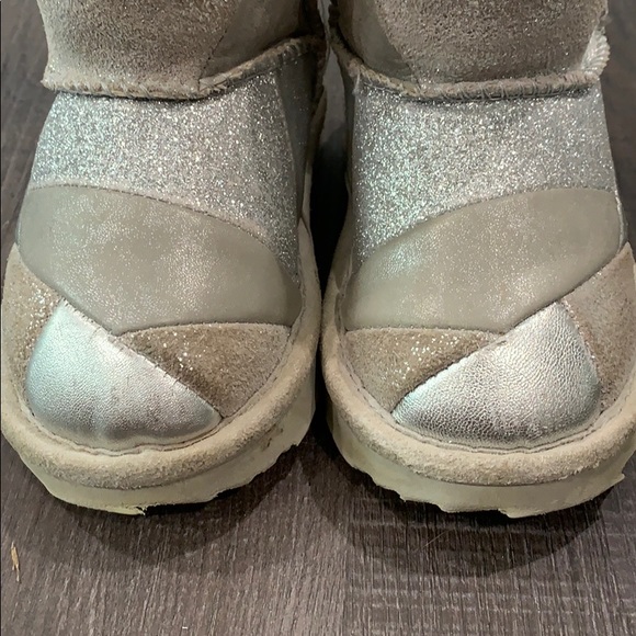 Sparkly uggs size 6 toddler - Picture 2 of 8